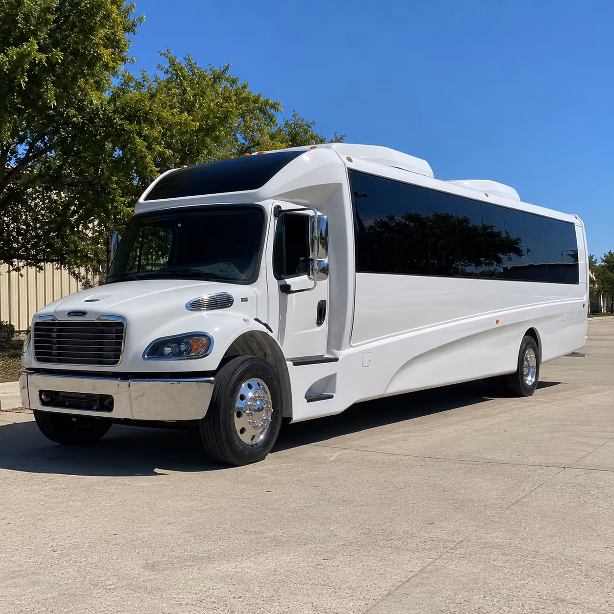 salinas 20 passenger minibus