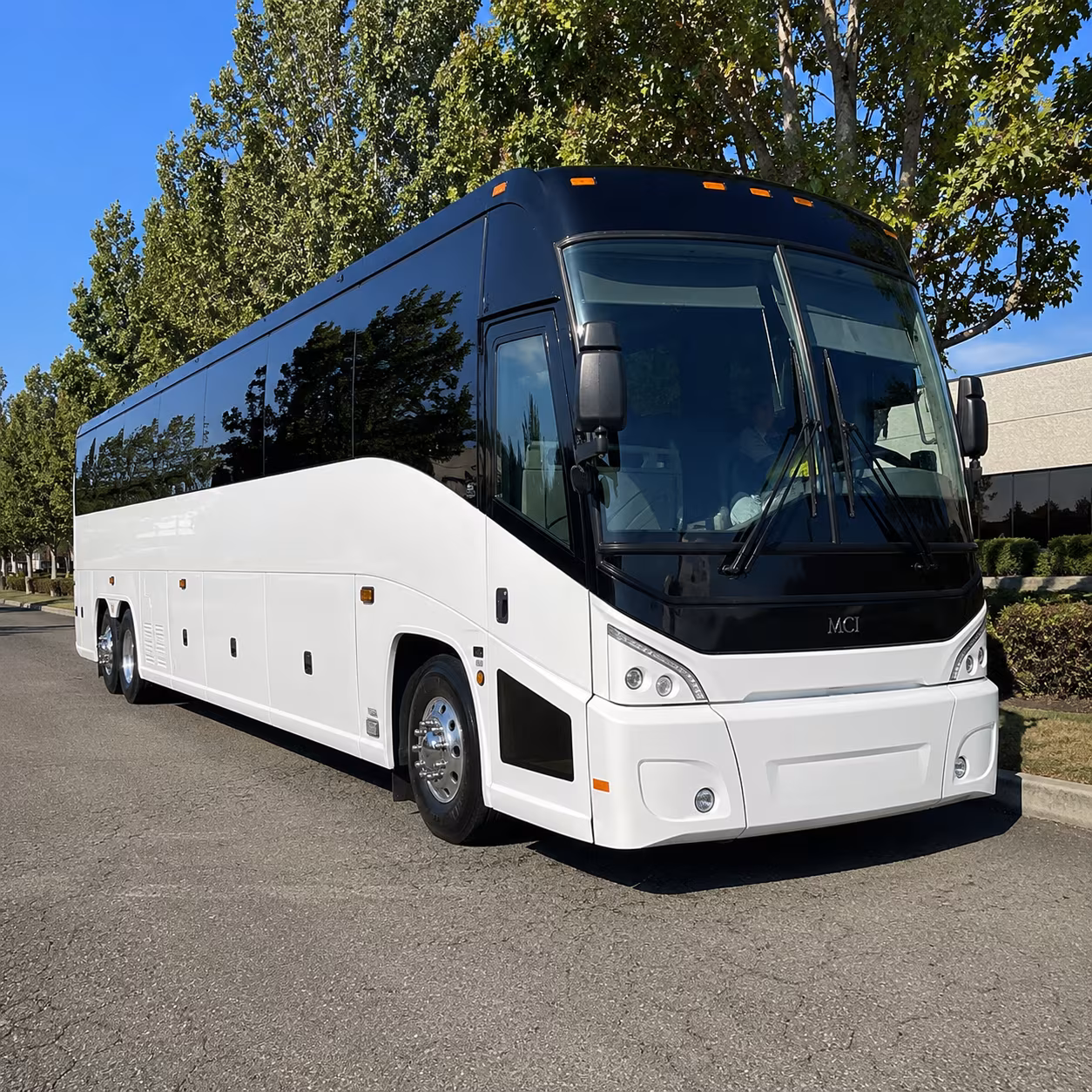 salinas 50 passenger charter bus